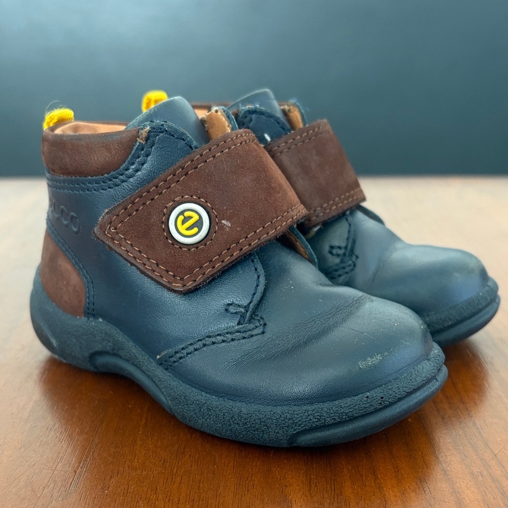 Ecco, leather toddler boots, size 19